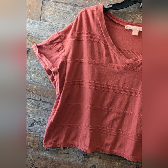 Rebellious One Coral W/Bull Capped Rolled Sleeves Top - Picture 5 of 12